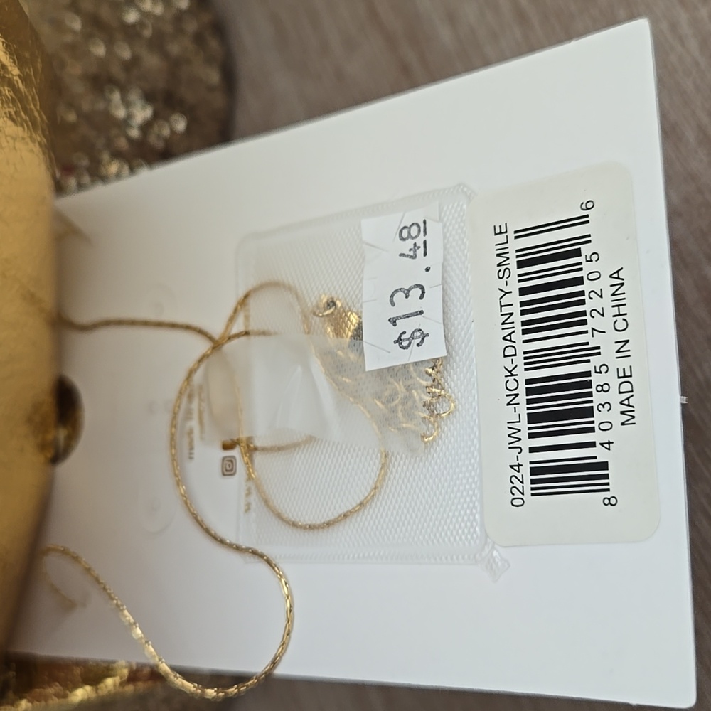 NWT Simply Southern Gold Smiley Dainty Pendant Necklace - Picture 4 of 4